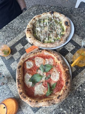 Timo Truffles (top), Campania  at Al Catzone Pizza Napovegana in Berlin