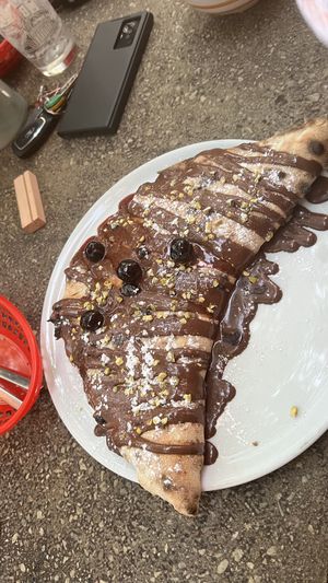 Gefüllte Schoko Pizza als Dessert 😍  at Al Catzone Pizza Napovegana in Berlin