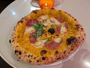 Rave Dave pizza at Al Catzone Pizza Napovegana in Berlin
