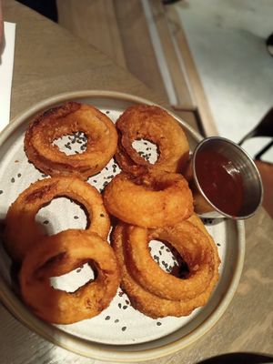Onion rings at Ellis in Brussels