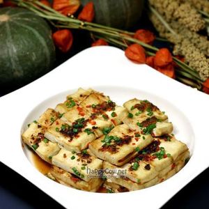 Handmade tofu with soy sauce at New Start Restaurant in Seoul