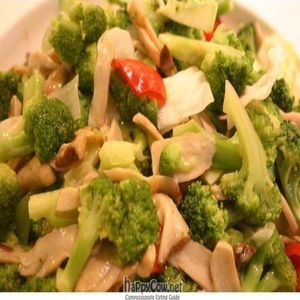 Broccoli with mushroom
 at New Start Restaurant in Seoul