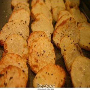 Potato baked with herbs at New Start Restaurant in Seoul
