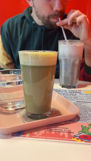 Dirty Matcha Latte und Black Sesame Protein Shake  at Tokyo Boom in Vienna