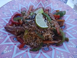 Wok vegano con carne vegana at Bistro Shabby Chíc in Altea