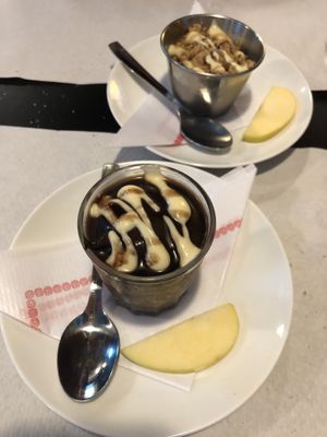 Chocolate cream + Apple crumble  at Veggie Garden - Dels Angels in Barcelona