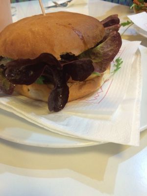 To-fu hamburger  at Veggie Garden - Dels Angels in Barcelona