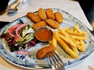 Nuggets and fries at Veggie Garden - Dels Angels in Barcelona