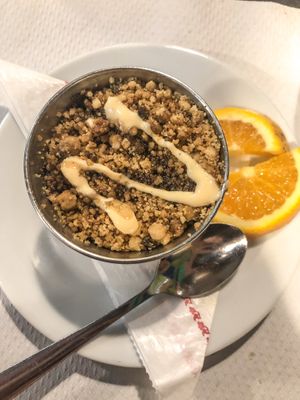 Apple crumble at Veggie Garden - Dels Angels in Barcelona