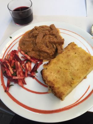 Seitan and potato cakes (baked potatoes!) at Veggie Garden - Dels Angels in Barcelona