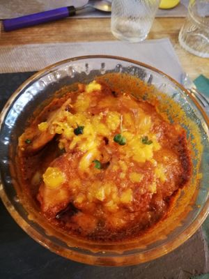 Cocotte de pommes de terre, cheddar végane et champignons at La Cave À Manger in La Roche-sur-yon