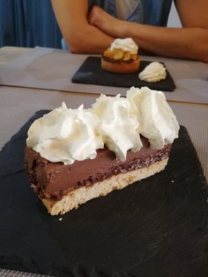 Dessert végane au chocolat at La Cave À Manger in La Roche-sur-yon