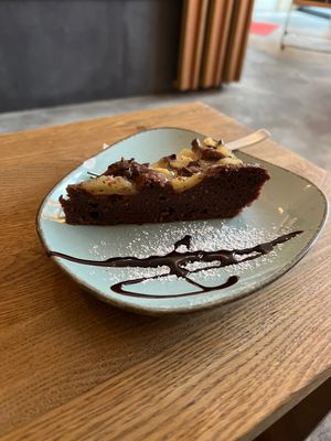 Birne Schoko Kuchen (vegan)  at gutebohne ESPRESSOBAR in Cologne