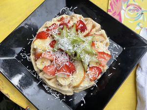 Waffle con frutas  at Vegan Café Retro in Guatape
