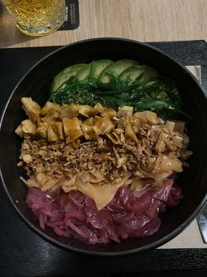 tofu and heura chicken mix poke bowl with pickled ginger, pickled onions, wakame, avocado and crispy onions #Veganuary at Natur Poke - Palma in Mallorca