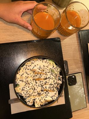 Tofu & fake meat salad  at Natur Poke - Palma in Mallorca