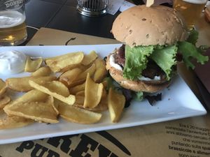 Burger Boscoverde 100% vegano con burger Beyond Meat  at Donkey Pub in Vedelago