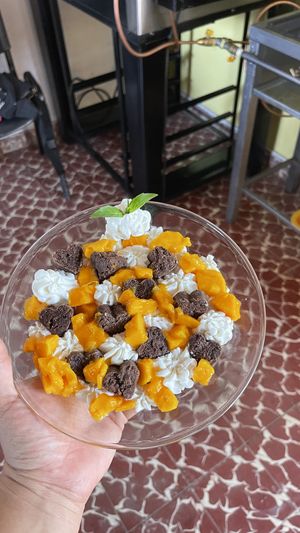 Nuestros postres con frutas de temporada y totalmente veganos.   at La Selva de los Gatos in Oaxaca