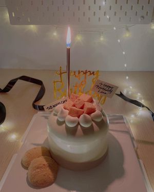 Vegan Red Bean Lemon Cake with Kinako Soymilk Mochi 純素紅豆豆腐麻糬蛋糕 (Photo by Lena Lee) at The White Cake in Kowloon