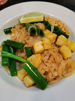 Vegan Pad Thai (~10€) at Asia Street Food Pula in Pula
