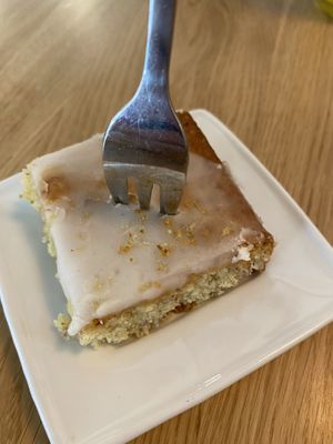 Zitronenschnitte  at Café August in Freiburg