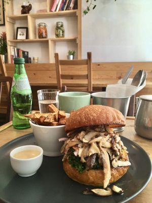 Pulled mushrooms burger 🤯😍 and sweet potatoes  at The Life in Lisbon
