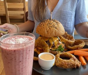 Bacon cheeseburger (and the red smoothie)  at The Life in Lisbon