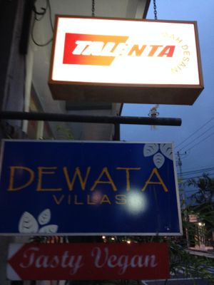 This is what the signs look like at the end of the alley way as of February 2016.  Turn down here!  at Tasty Vegan in Seminyak