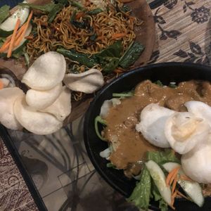 Mi goreng and gadogado at Tasty Vegan in Seminyak