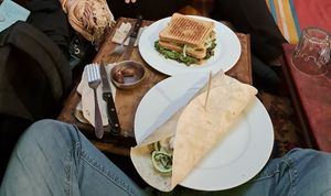 Croque végé et wrap nuggets at Le Shanti in Dijon