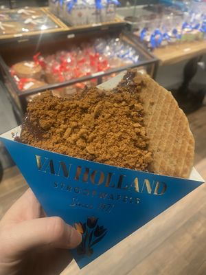 Speculoos vegan stroopwafel   at Van Holland Stroopwafels in Amsterdam