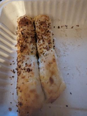 Garlic bread at Mikey's Late Night Slice in Cincinnati