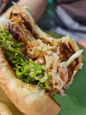 Hello Dolly Chick"n Burger ~ 15/4/23 at Sala - Berjaya Times Square in Kuala Lumpur