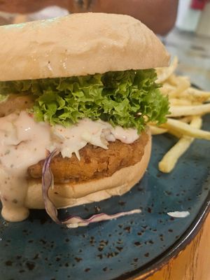 Halo Dolly Chicken Burger ~26/12/23 at Sala - Berjaya Times Square in Kuala Lumpur