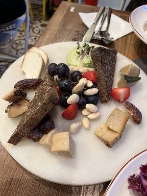 Cheese platter. Was okay taste-wise but beautiful and I appreciate the effort put in.   at Vegan Dükkan Lokanta - The Eatery in Istanbul