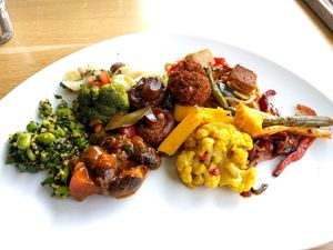 some vegan food at Yamm in Vienna