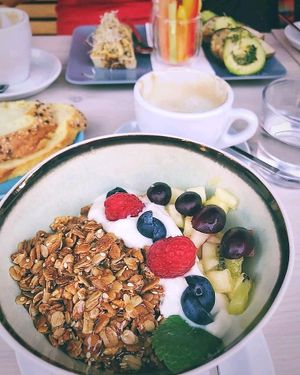 yoghurt granola bowl at Yamm in Vienna