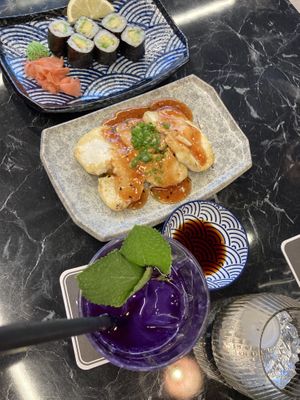 Avocado Maki, Tofu Bites, Butterfly Pea Drink  at Makani in Linz