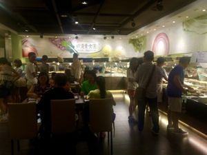 This restaurants seems to be very popular. at Minder Vegetarian 明德素食 - Q Square Mall in Taipei