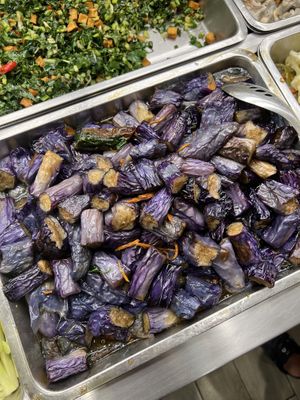 Buffet options  at Minder Vegetarian 明德素食 - Q Square Mall in Taipei