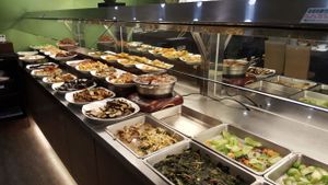 Pay by weight at Minder Vegetarian 明德素食 - Q Square Mall in Taipei