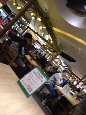 Seating area at Minder Vegetarian 明德素食 - Q Square Mall in Taipei