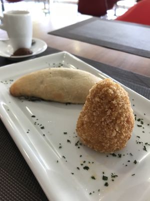 Arancini  at Utopia Café e Bistrô in Brasilia