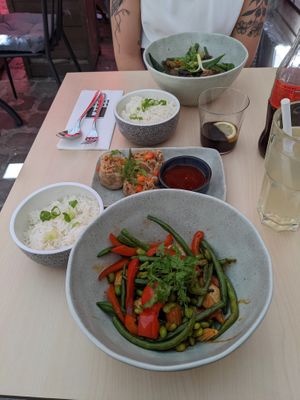 Adobong Sitaw: green beans with sweet chili sauce at Lolo & Lola in Vienna