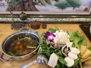 Mushroom and green peppers hot pot  at Ivy.kitchen in Hue