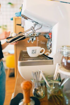 Vegetal milk options (soy or oat) for hot and cold drinks without extra charge at Ubuntu - Cantine Zéro Déchet in Lyon