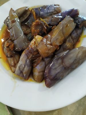 Eggplant (30k vnd) big portion/ a little bit to oily for me but delicious at Tinh Quan in Hue