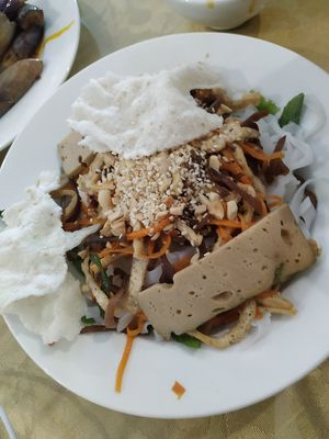 Rice noodles with tofu, vegetables and peanut sauce (25k vnd) big portion at Tinh Quan in Hue