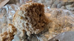 Apple cinnamon vegan bread at DeBeen Espresso in Winston-salem