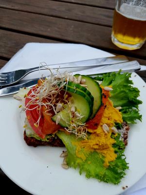 Dark bread with vegetables at Kaffestugan Alunbruket in Broesarp